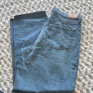 Edwin Relaxed Blue Jeans with Classic Denim Style